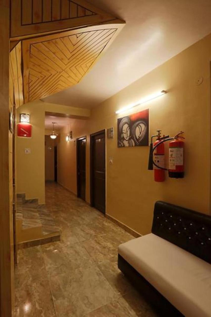 Harmony Purple Mall Road Hotel Shimla Zewnętrze zdjęcie